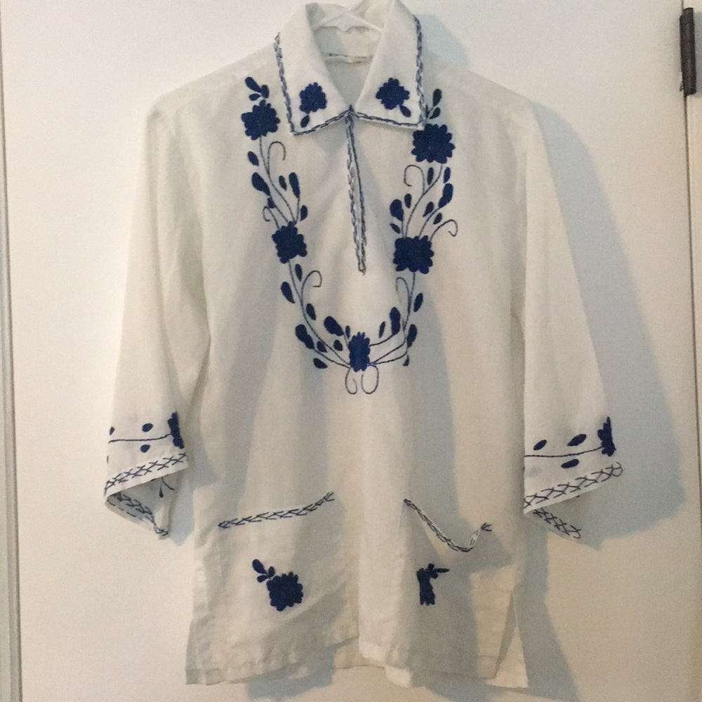 2/$40 handmade embroidered Mexican tunic M
